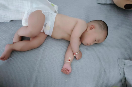 丽江宝宝肠胀气的症状